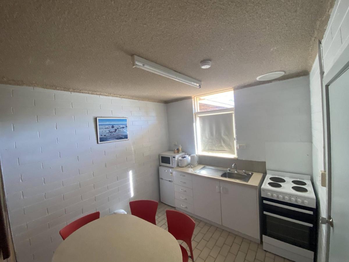Capri Motel Balranald Eksteriør bilde