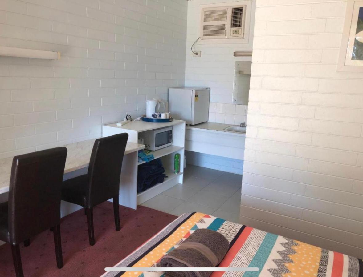 Capri Motel Balranald Eksteriør bilde