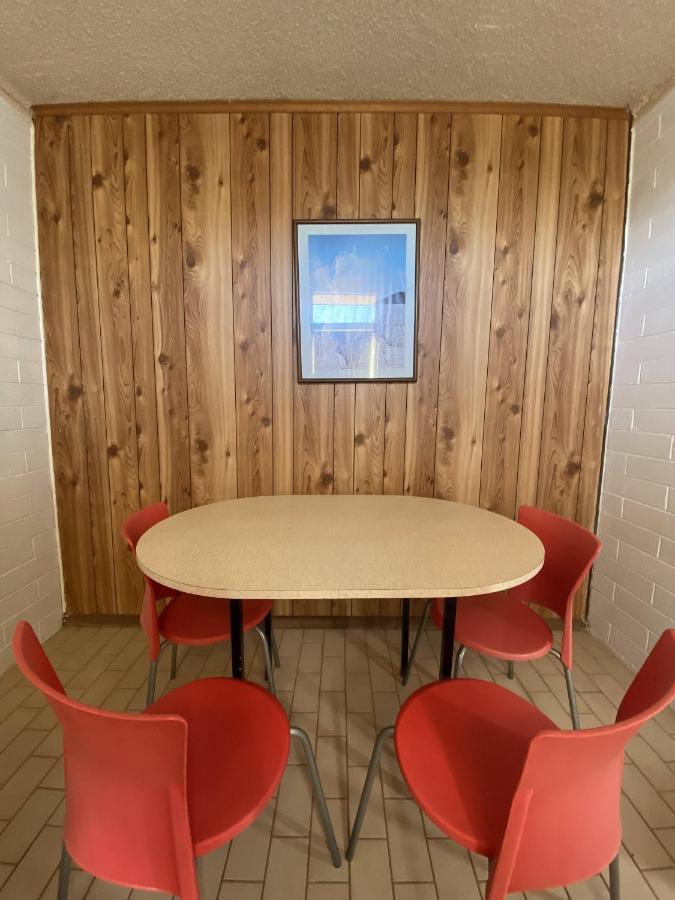 Capri Motel Balranald Eksteriør bilde