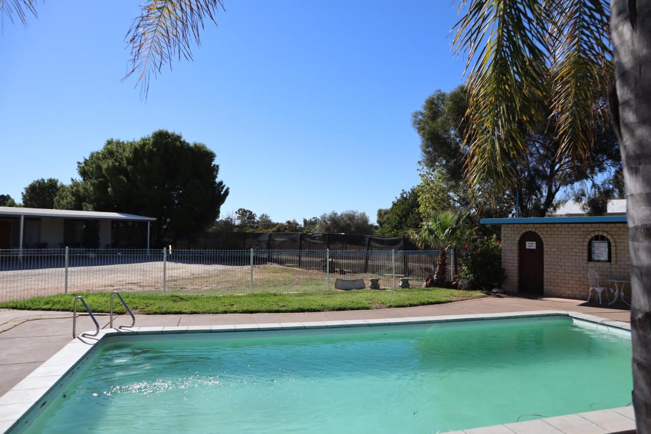 Capri Motel Balranald Eksteriør bilde