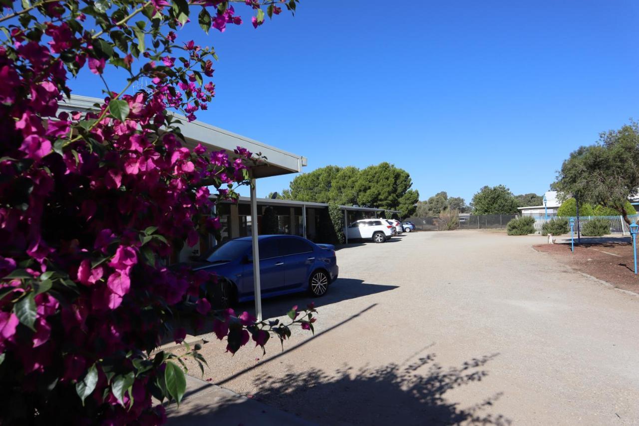 Capri Motel Balranald Eksteriør bilde
