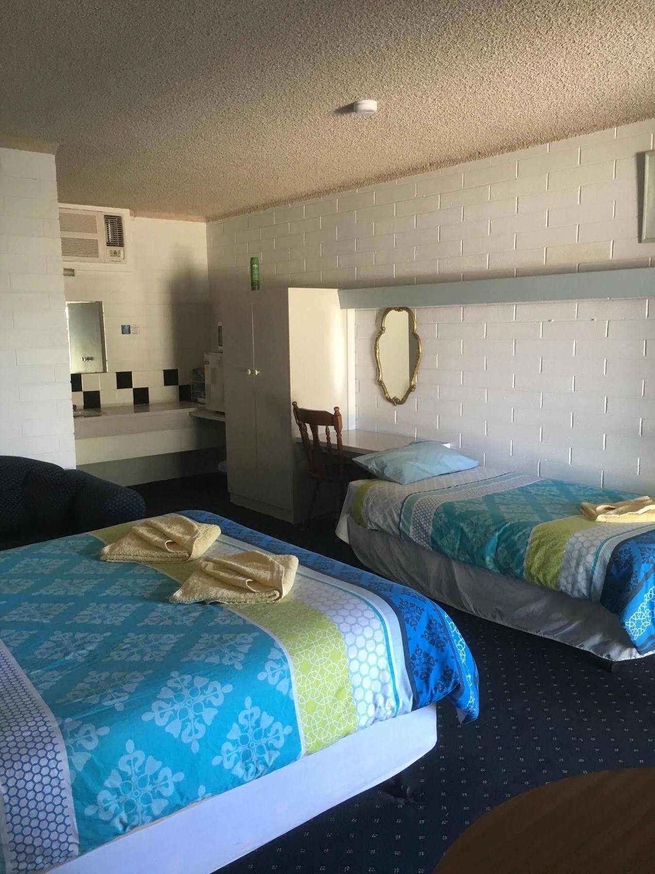 Capri Motel Balranald Eksteriør bilde